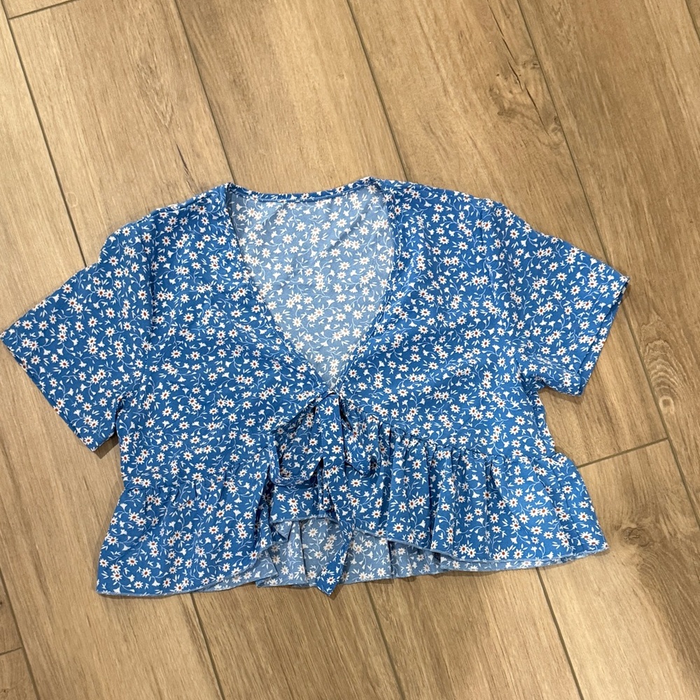 NWOT Blue Floral Crop Top